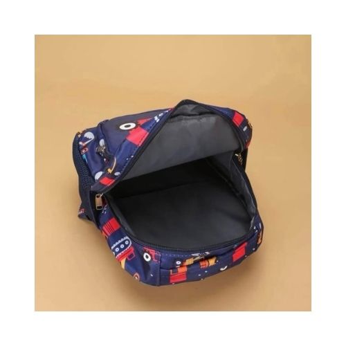 Mochila con estampado de camiones